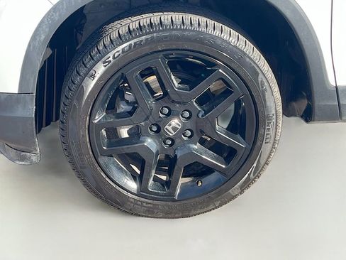 Used 2024 Honda Passport Black Edition image 32