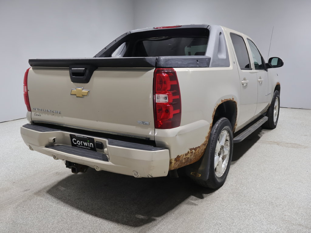 Used 2007 Chevrolet Avalanche LT w/ LT Preferred Equipment Group AWD/4WD image 9