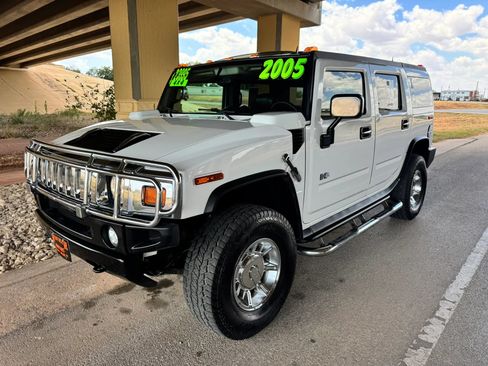 Used 2005 HUMMER H2 w/ Preferred Equipment Group AWD/4WD image 7