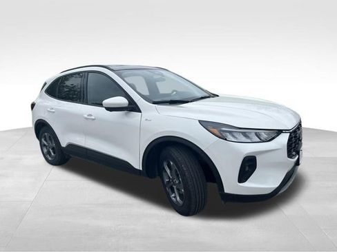 Used 2025 Ford Escape ST-Line Select w/ Tech Pack #2 image 9