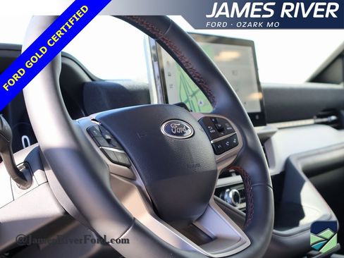 Certified 2025 Ford Explorer Active image 26