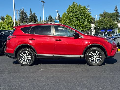 Used 2016 Toyota RAV4 LE FWD image 8