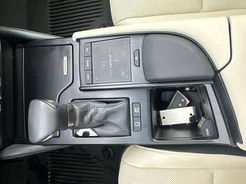 Used 2022 Lexus ES 300h w/ Premium Package FWD image 33