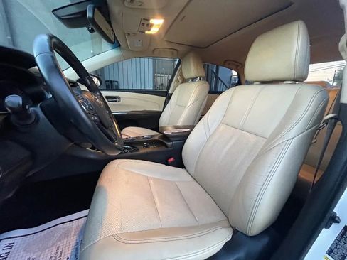 Used 2018 Toyota Avalon Limited FWD image 11