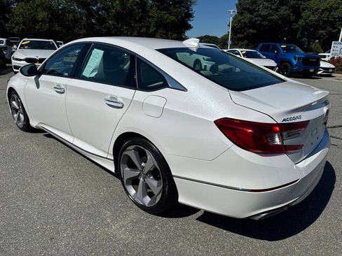 Used 2019 Honda Accord Touring image 3