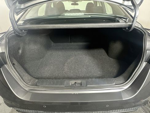 Used 2024 Nissan Sentra SV FWD image 27