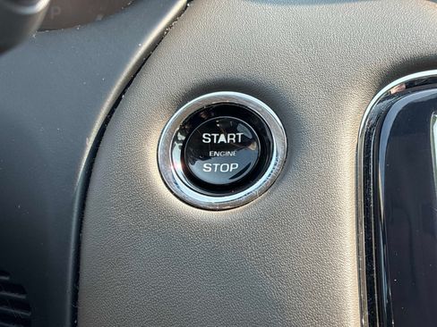 Used 2013 Jaguar XJ RWD image 33