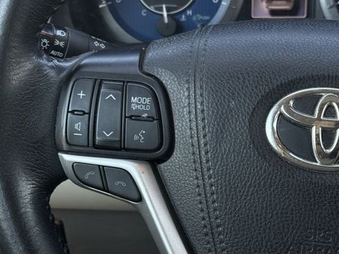 Used 2019 Toyota Sienna XLE Premium FWD image 13