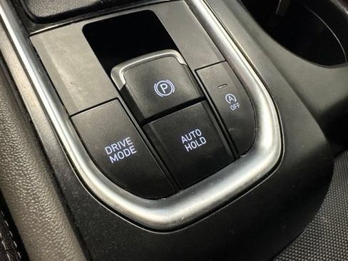 Used 2020 Hyundai Santa Fe SEL FWD image 25