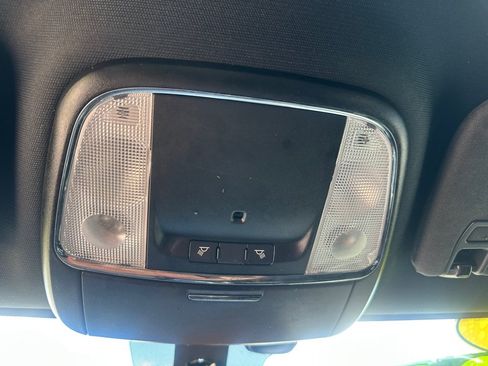 Used 2021 Jeep Grand Cherokee Laredo RWD image 19