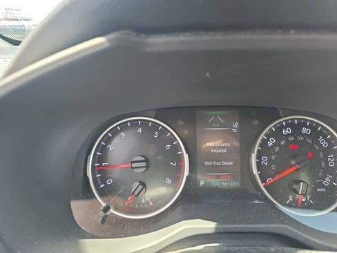 Used 2021 Toyota RAV4 LE AWD/4WD image 11