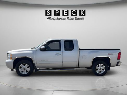 Used 2010 Chevrolet Silverado 1500 LTZ w/ Z71 Appearance Package AWD/4WD image 2