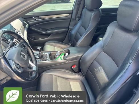 Used 2018 Honda Accord Sport image 11