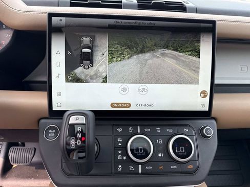 New 2026 Land Rover Defender 110 X-Dynamic SE AWD/4WD image 28
