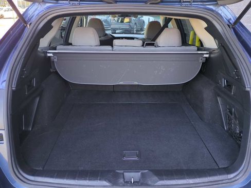 Used 2021 Subaru Outback Premium image 32