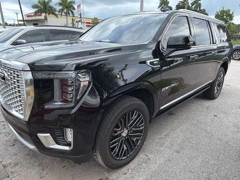 Used 2021 GMC Yukon XL Denali w/ Denali Premium Package AWD/4WD image 2