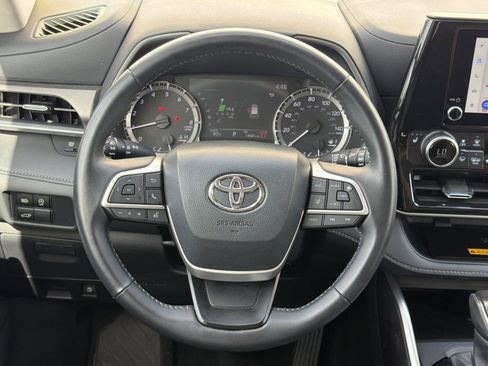 Used 2026 Toyota Highlander XLE AWD/4WD image 9