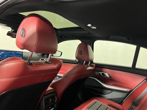 Used 2025 BMW 330i xDrive Sedan w/ M Sport Package AWD/4WD image 32