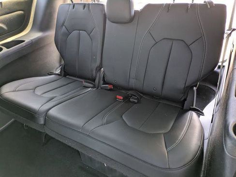 Certified 2020 Chrysler Pacifica Touring-L w/ Advanced Safetytec Group AWD/4WD image 24