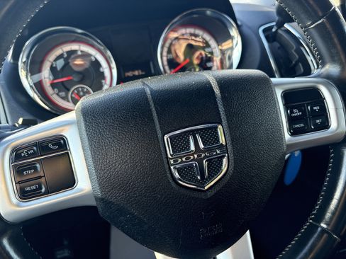 Used 2015 Dodge Grand Caravan SE w/ Quick Order Package 29E SE image 12