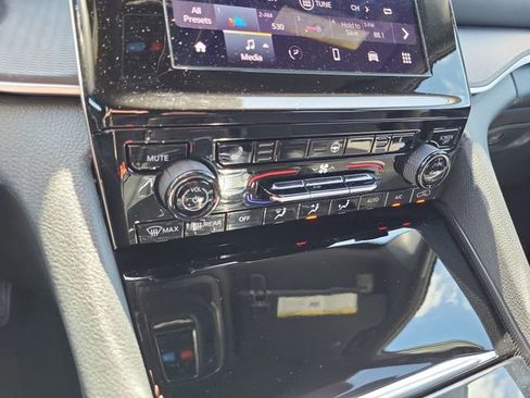 New 2026 Jeep Grand Cherokee L Laredo image 17