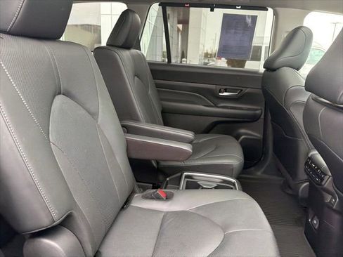 Used 2024 Toyota Grand Highlander Limited image 39