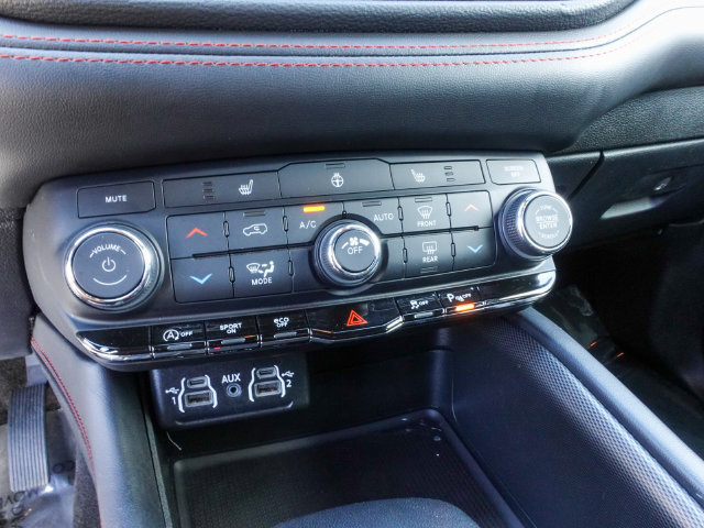 Used 2025 Dodge Durango GT AWD/4WD image 20