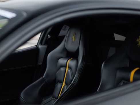 Used 2012 Ferrari 458 Italia Coupe RWD image 7