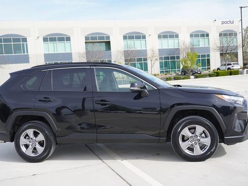 Used 2025 Toyota RAV4 XLE w/ Convenience Package image 7