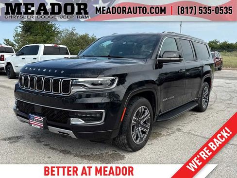 Used 2024 Jeep Wagoneer L Series II w/ Flexible Seating Group RWD image 1
