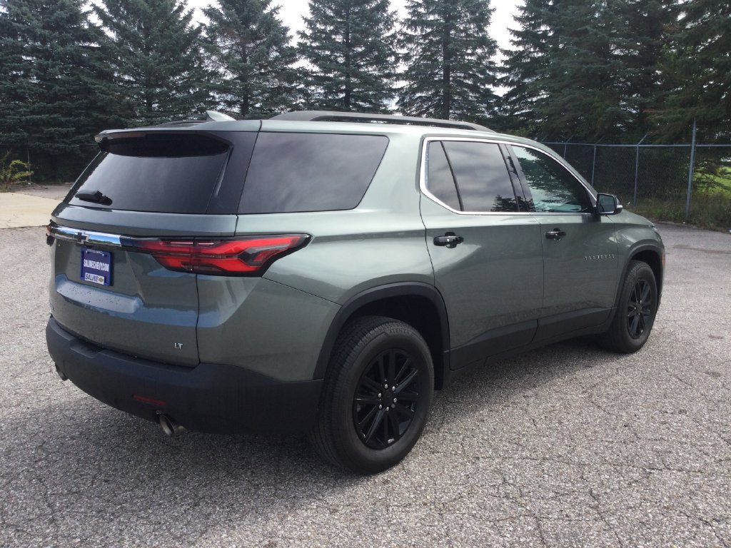 Used 2023 Chevrolet Traverse LT FWD image 7