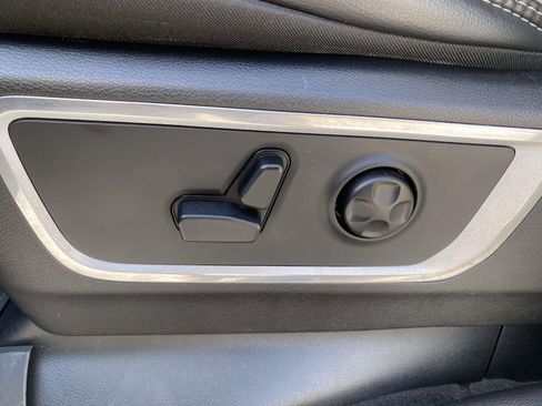 Used 2019 RAM 1500 Laramie AWD/4WD image 16