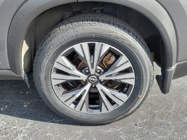 Used 2023 Nissan Rogue SV w/ SV Premium B Package FWD image 10