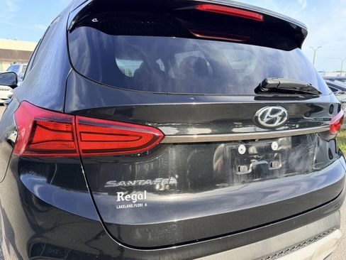 Used 2019 Hyundai Santa Fe SEL image 11