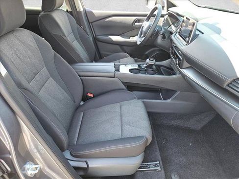 Used 2025 Nissan Rogue SV FWD image 24
