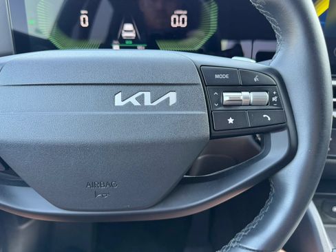 Used 2026 Kia Sportage LX FWD image 23