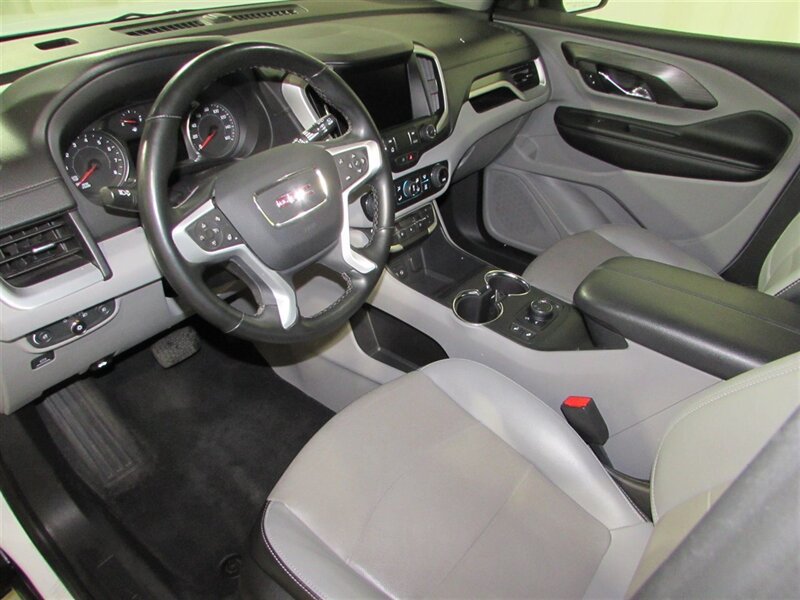 Used 2023 GMC Terrain SLT AWD/4WD image 17
