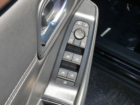 Used 2023 Nissan Rogue SV w/ SV Premium B Package image 22