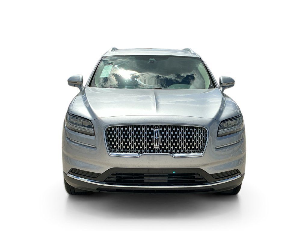 Used 2022 Lincoln Nautilus FWD w/ Premium Package image 2