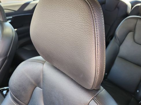 Used 2020 Volvo XC90 T6 Momentum w/ Protection Package Premier image 6