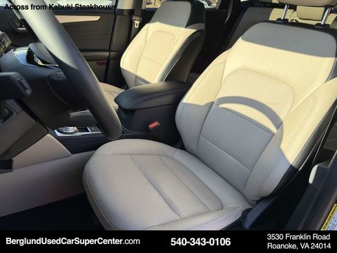 Used 2022 Ford Escape SEL image 36