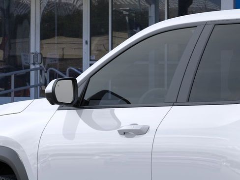 New 2026 Chevrolet Equinox LT w/ Convenience Package II FWD image 12