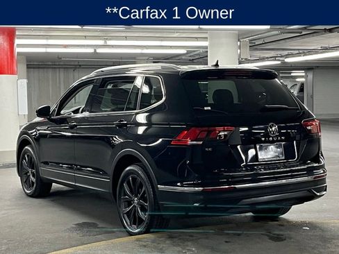 Used 2023 Volkswagen Tiguan SE w/ Panoramic Sunroof Package image 5