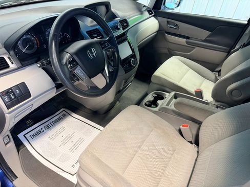 Used 2016 Honda Odyssey SE image 7