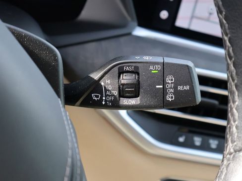 Used 2022 BMW X5 xDrive40i w/ Premium Package image 38