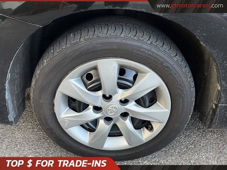Used 2012 Toyota Matrix L FWD image 5