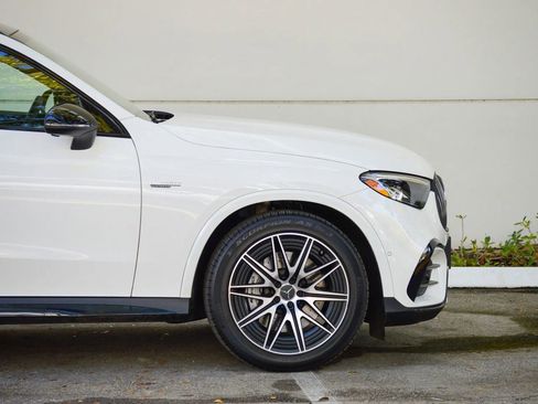 Used 2025 Mercedes-Benz GLC 43 AMG 4MATIC image 17