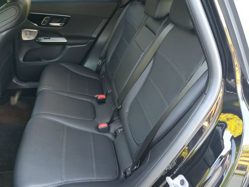 Used 2025 Mercedes-Benz GLC 300 image 54