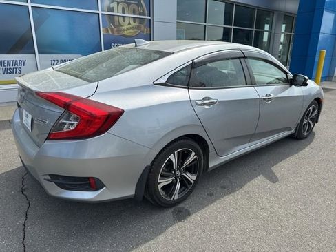 Used 2017 Honda Civic Touring image 7