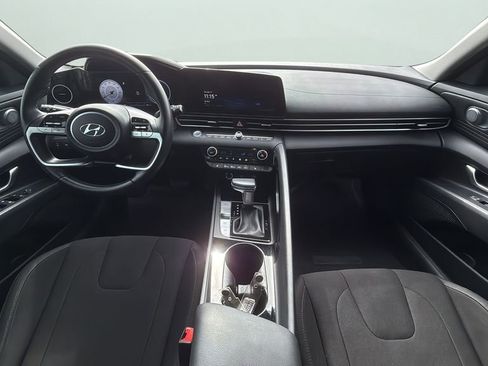 Used 2023 Hyundai Elantra SEL w/ Convenience Package image 18